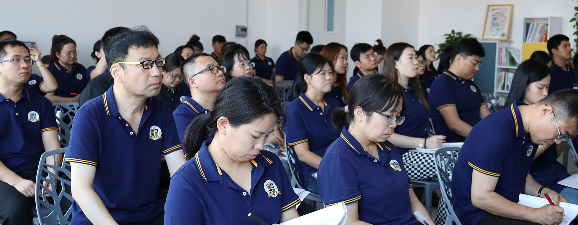 想看大鸡吧操女人的逼